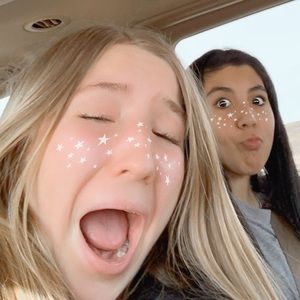 Meet your Posher, Lydia